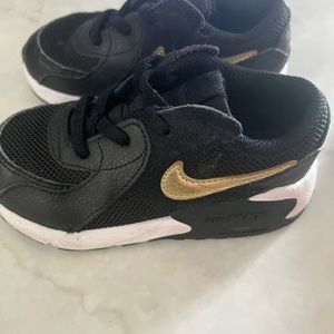 Nike toddler sneakers
